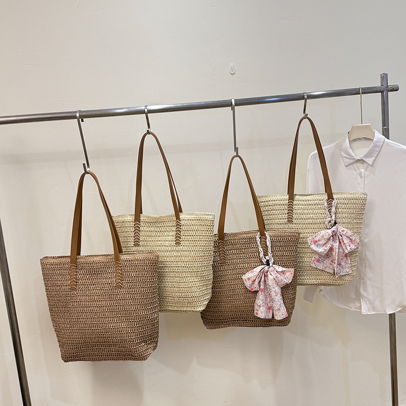 Summer straw woven bags for women commuting large capacity one-shoulder tote bags beach vacation woven beach bag