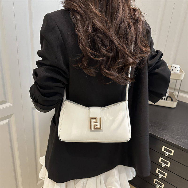 Niche design portable cross-pack French literary texture popular bag underarm bag women's trendy pure color